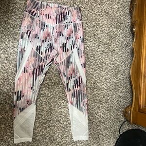 CALIA by Carrie Underwood leggings